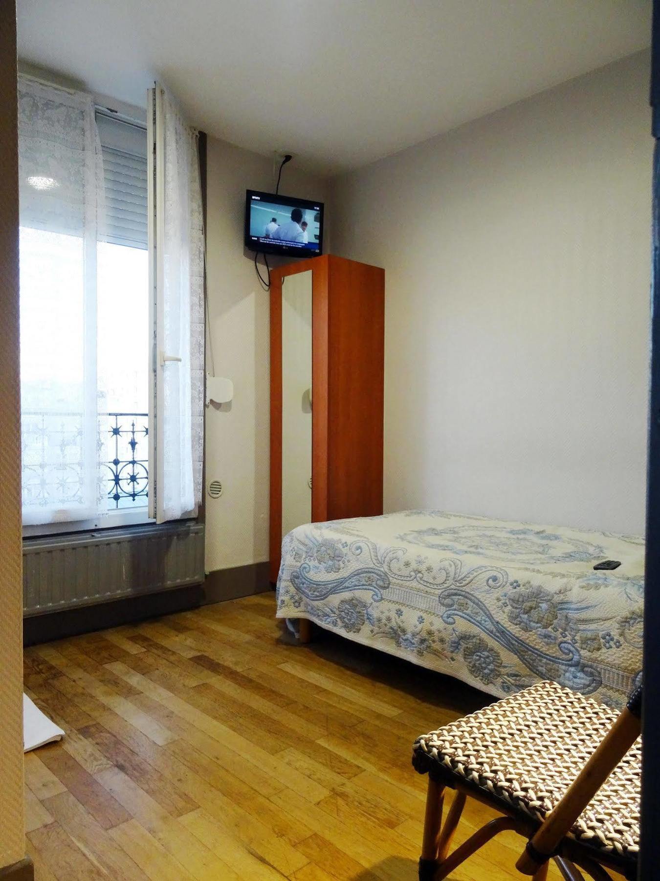 Hotel Ermitage Paris Eksteriør billede A room at the hostel